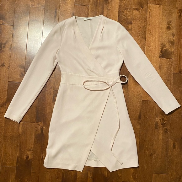 Aritzia Babaton Juro Wrap Dress in Denude - Picture 3 of 6